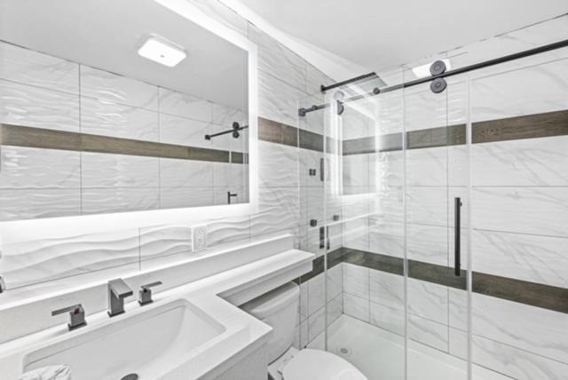 Hotel Opus Bronx Near Bay Plaza Mall Нью-Йорк Экстерьер фото
