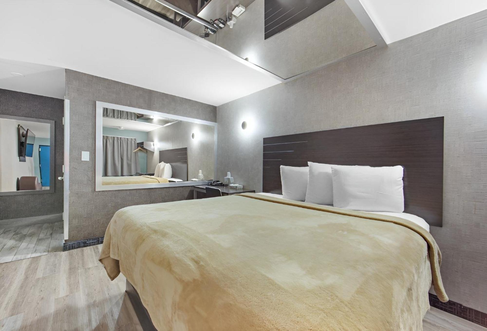 Hotel Opus Bronx Near Bay Plaza Mall Нью-Йорк Экстерьер фото
