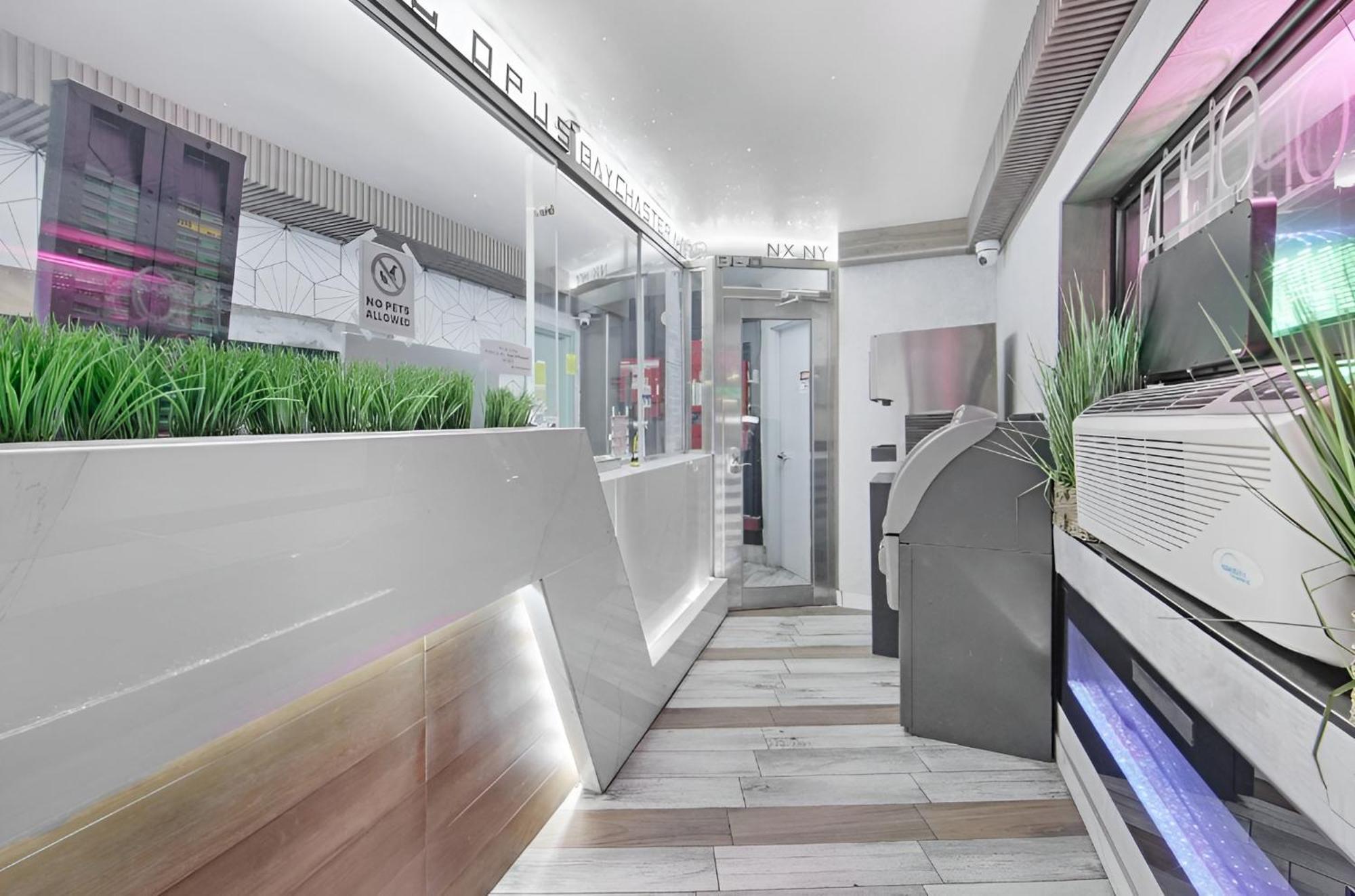 Hotel Opus Bronx Near Bay Plaza Mall Нью-Йорк Экстерьер фото